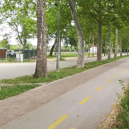 In 18533 Apartment *